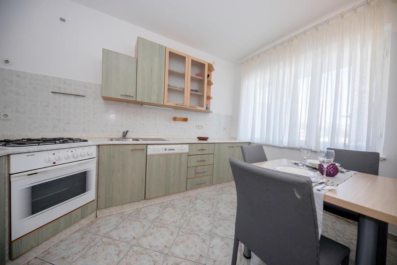 Apartments And Rooms Bolero Rab Town Extérieur photo