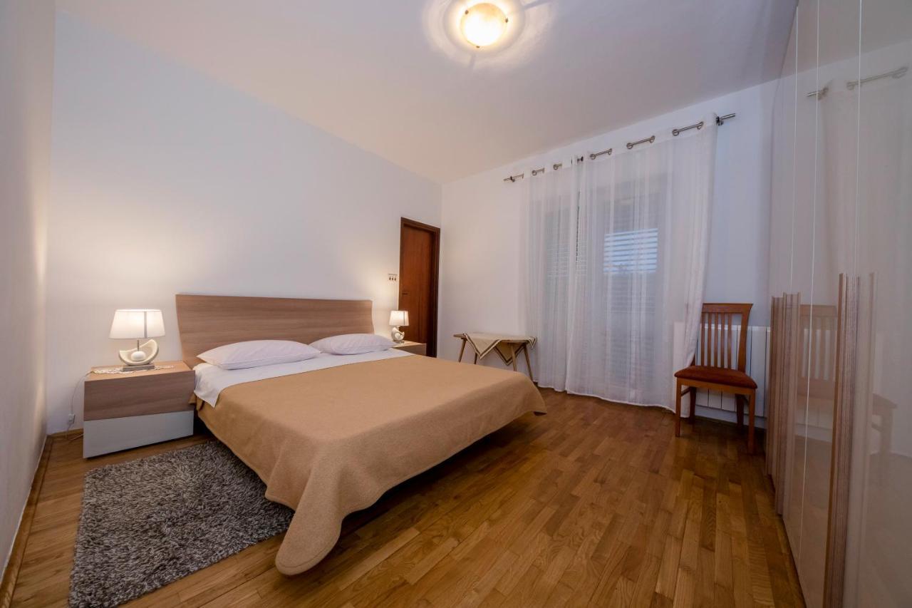Apartments And Rooms Bolero Rab Town Extérieur photo