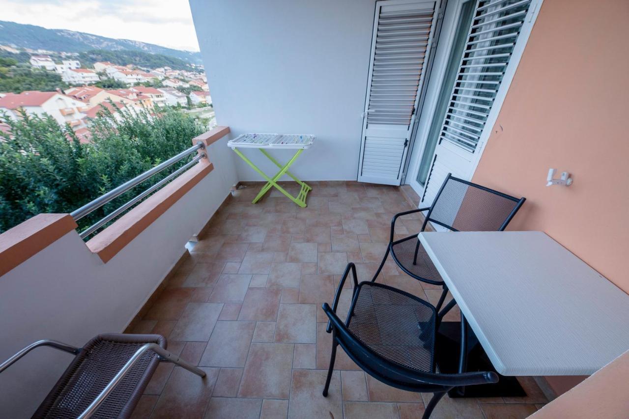 Apartments And Rooms Bolero Rab Town Extérieur photo
